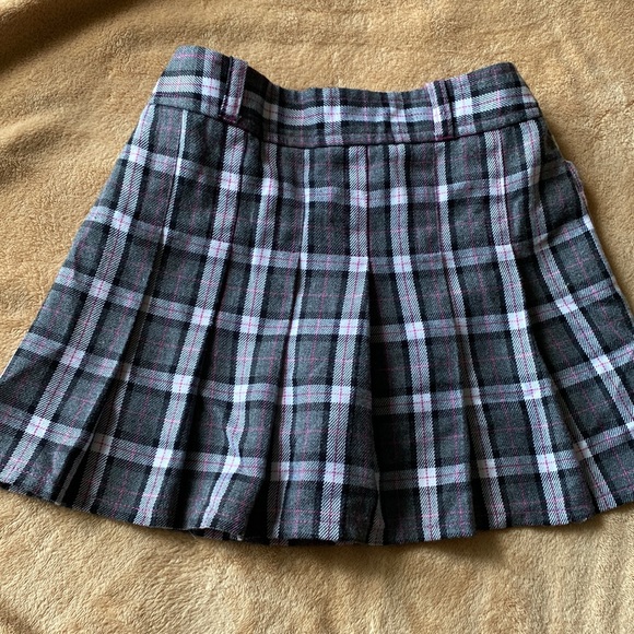 ZOEY - PLEATED PLAID SKIRT - Picture 1 of 4